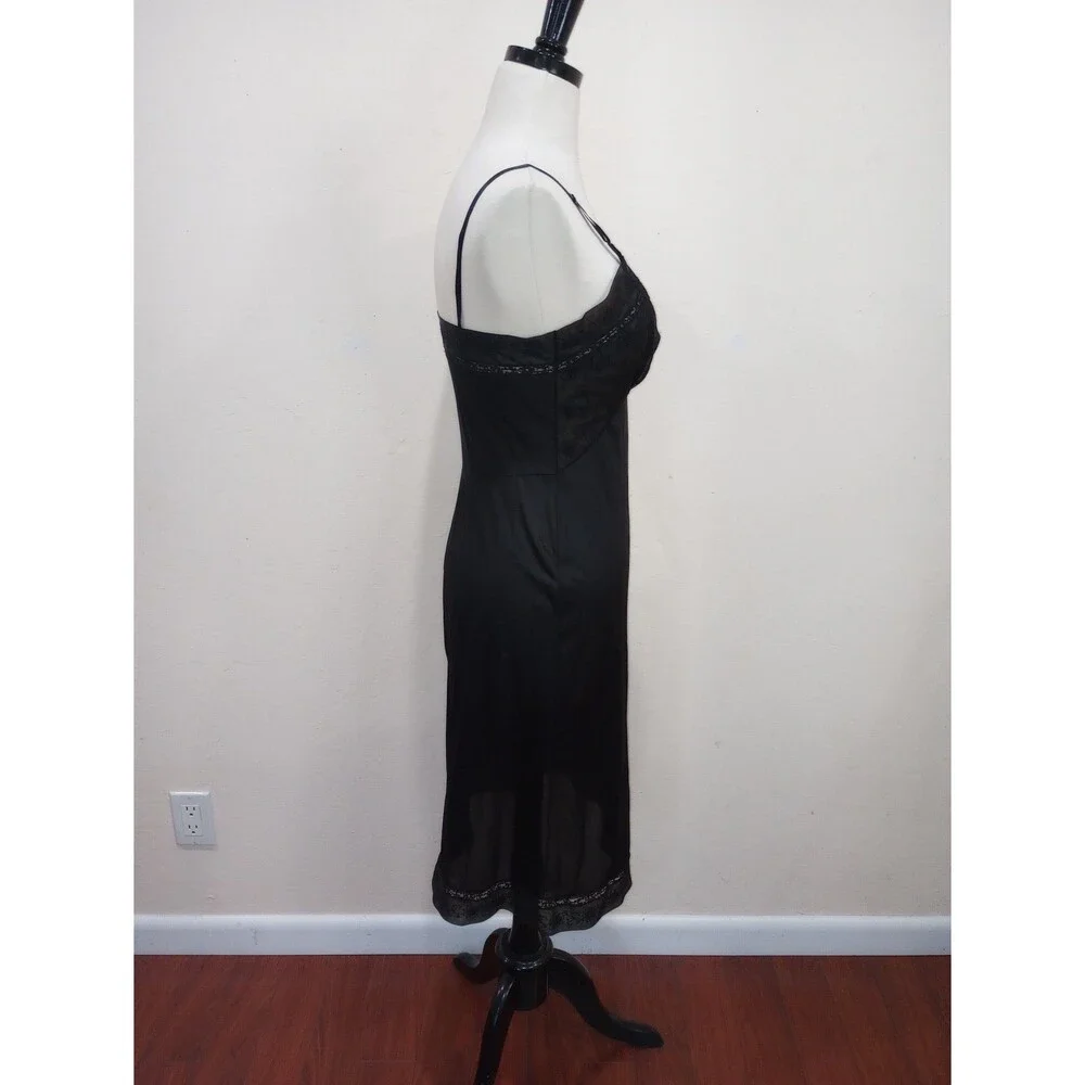 Vintage 1950's Vanity Fair Black Slip  - Size 32 / XS - S